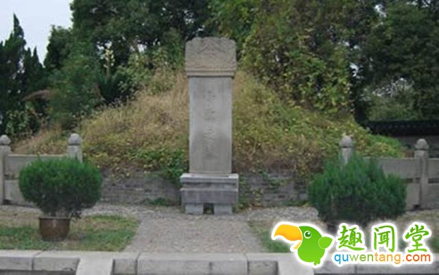 五百年前一高人发现一地方，老汉葬在这里，孙子成了皇帝