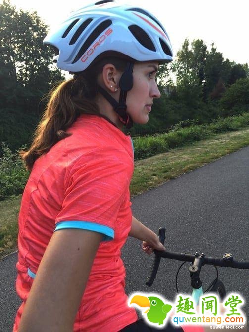 骑车听音乐 一个头盔就搞定