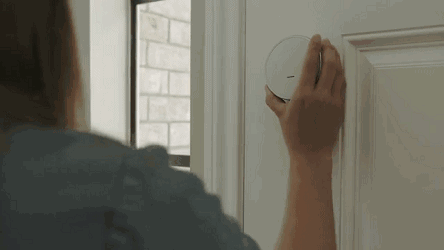 你的?？仄骺梢匀恿?，一个按钮控制所有家电！