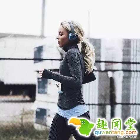 既然赖床这么舒服，为什么我们必须坚持早起？!