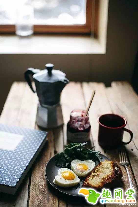 既然赖床这么舒服，为什么我们必须坚持早起？!