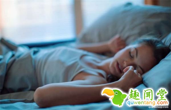 科学已经证实了“只要你睡觉吹冷气”就能瘦身，而且这么做的人还会活得比较长--趣味说