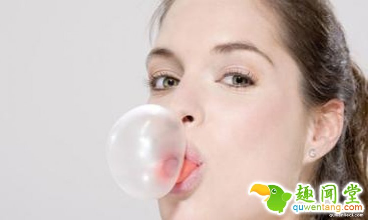 【真相帝】那些年不小心吞下的口香糖，真的会一直粘在你的肠子上吗？