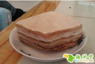 男子挖煤挖到块怪石头，