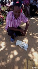 傻眼！怀孕8个月女子竟然生下一只青蛙