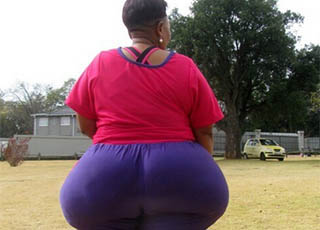 南非一妇女天生巨臀 对她是一场噩梦