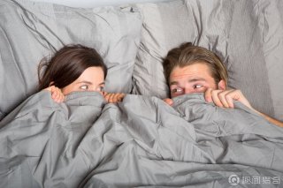 夫妻要想甜甜蜜蜜   这些枕边话尽量不要说