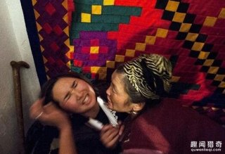 这里的新娘基本靠“抢”，大街上掳女孩当