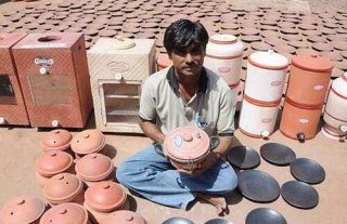 中学辍学的他说要发明不用电的冰箱，大家