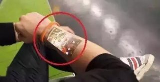 当苹果和三星争得你死我活时，一个逆天的