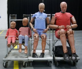 汽车撞击测试假人也比以前更胖了！