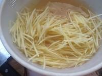 手把手教你做香脆土豆饼，外酥脆内嫩软，色香味俱全！