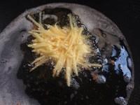 手把手教你做香脆土豆饼，外酥脆内嫩软，色香味俱全！