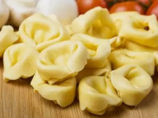 看着像饺子，却又不是饺子，外国类似饺子