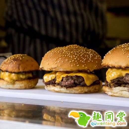 8 Bleecker St. Burger 01