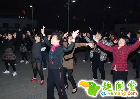 这位73岁奶奶的热舞超辣，秒杀姑娘小伙