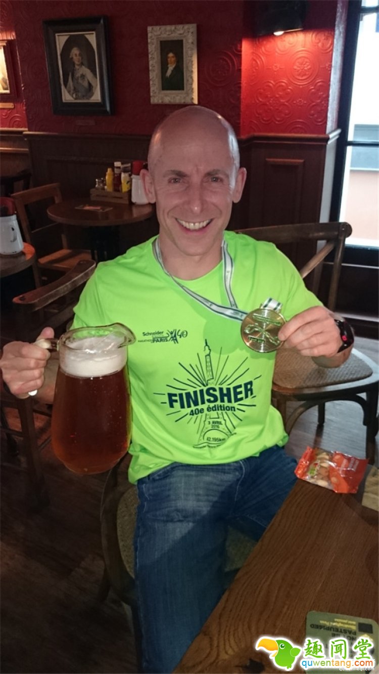 他一年内跑20场马拉松，疯狂的背后只为了故去的妻子