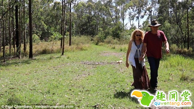 澳大利亚一对夫妻，用集装箱给自己造了栋房