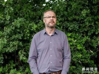 男子车祸中毁容，整容用了13块钢板52颗螺