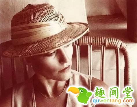 她一贫如洗却把孩子带成亿万富豪，自己美丽到老