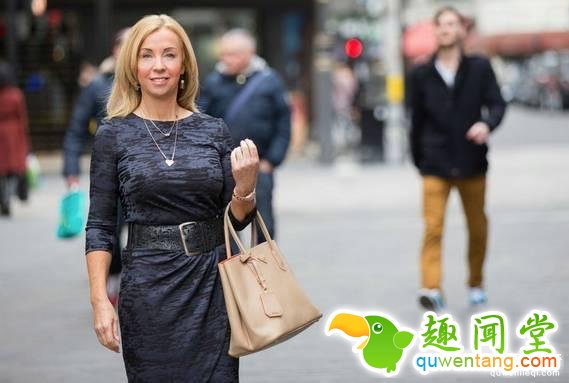 离婚后，她带着女儿从屌丝妈妈逆袭成千万富翁