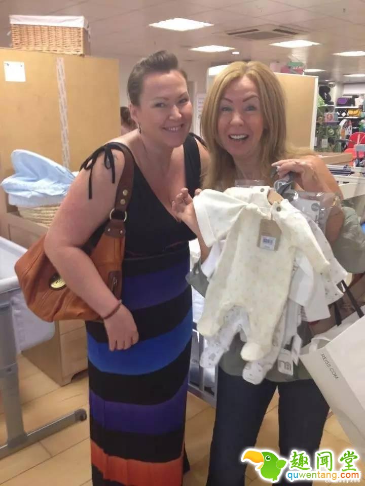 离婚后，她带着女儿从屌丝妈妈逆袭成千万富翁