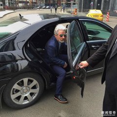 这个只用2个月就变网红的有钱老头，其实