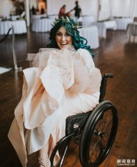 感动哭了！瘫痪新娘婚礼现场突然站起与新
