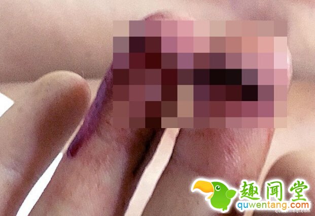 一对情侣到国外森林中旅行，却遭当地食人族掳走，被脱光了衣服，女友甚至还被．．．