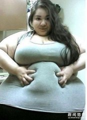 400斤女子找了个高大帅气男友，这碗狗粮我