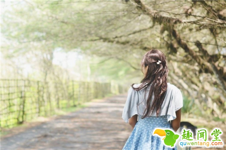 你会给这位模特打几分？看脸一定会惊到你