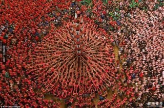 这就是西班牙两年一度的「最猛人体叠罗汉
