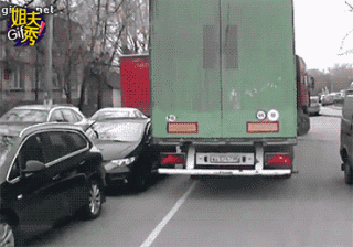 本来挺可怕的车祸 为什么