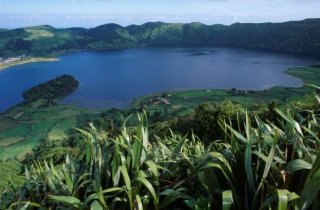 这些世界各地鲜为人知的火山湖，景色绝美