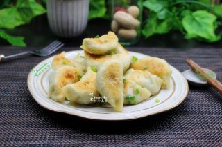 饺子当零食！酥黄香脆，做法简单，一边看